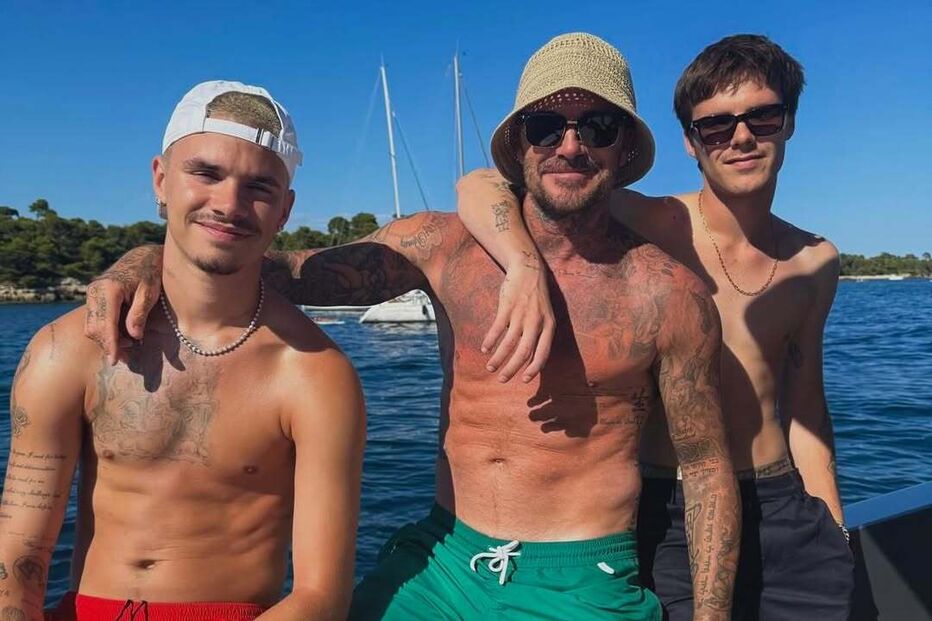 A família Beckham reunida num dia de sol e mar.

