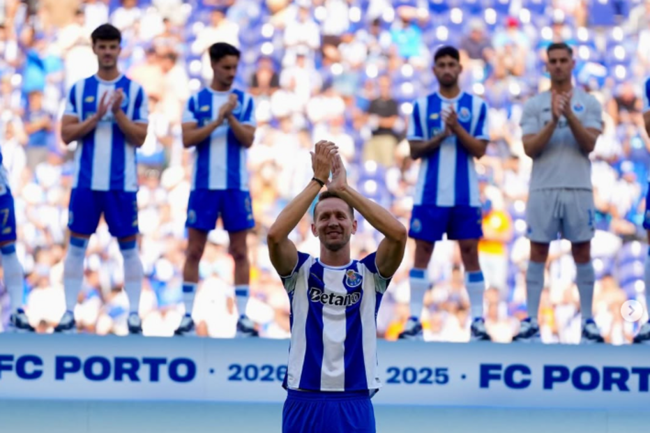 Luuk de Jong é a grande surpresa na apresentação do FC Porto