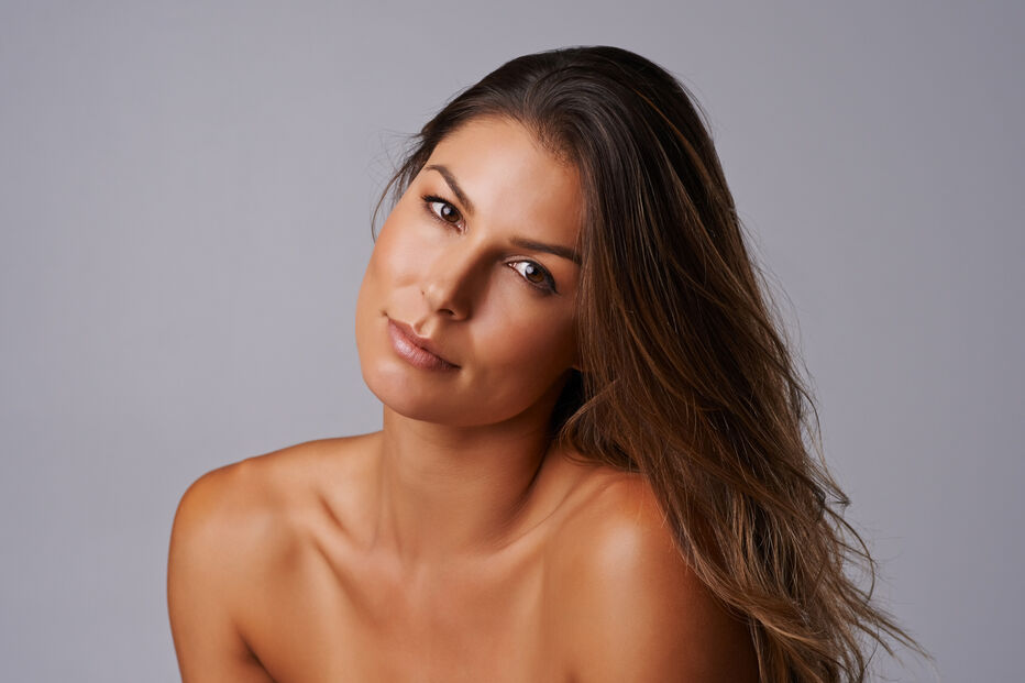 Truques para valorizar o bronzeado e realçar a cor da pele no verão