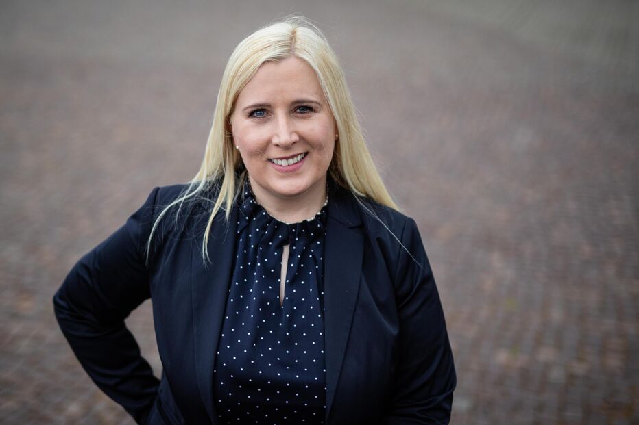 Josefa von Hohenzollern retoma candidatura após morte do marido e nascimento do filho Leopold