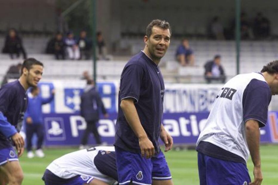 Jogador durante aquecimento antes do jogo em 2001