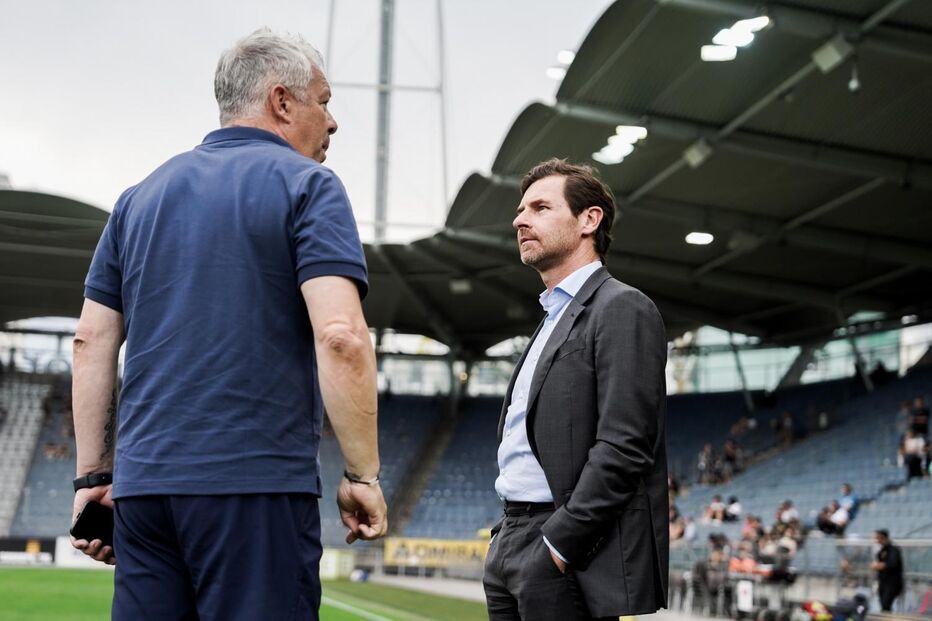 Villas-Boas recorda Jorge Costa, figura do FC Porto.
