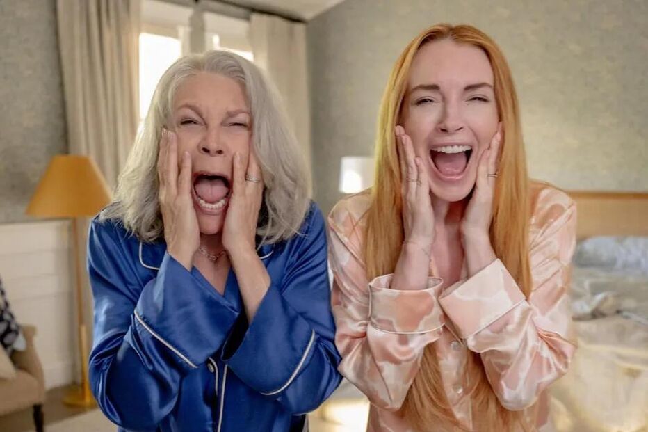 Jamie Lee Curtis e Lindsay Lohan demonstram entusiasmo com o novo filme.

