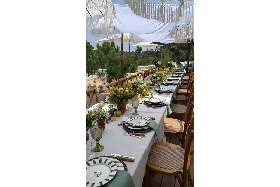 Mesa de refeição decorada para família Verstappen em Portugal