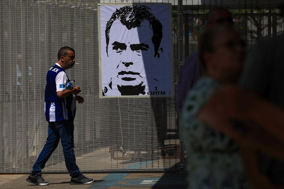 Adeptos começam a juntar-se no Dragão para última homenagem a Jorge Costa