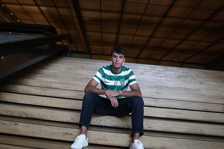 Vagiannidis reforça o Sporting CP, assinando contrato por cinco épocas