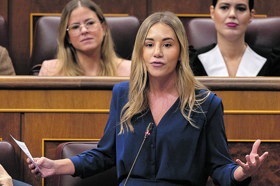Noelia Núñez, do PP, foi a primeira a demitir-se por alterar CV