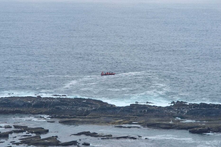 Iniciadas buscas por pescador desaparecido na ponta da Atalaia em Aljezur