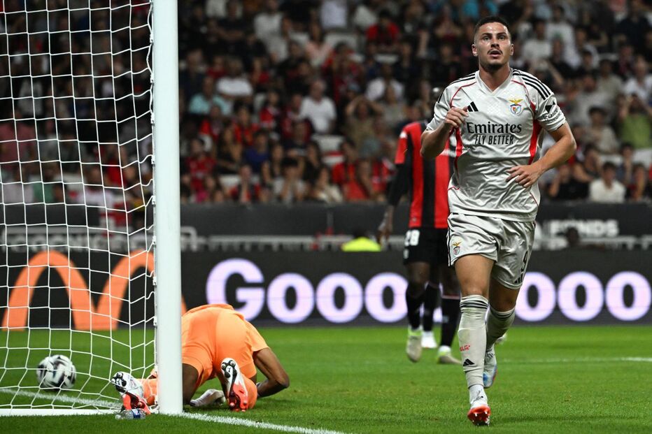 Benfica vence em Nice e consegue vantagem na pré-eliminatória