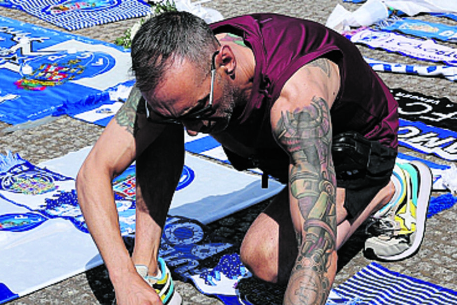 Milhares de adeptos quiseram prestar um último tributo ao ‘Bicho’