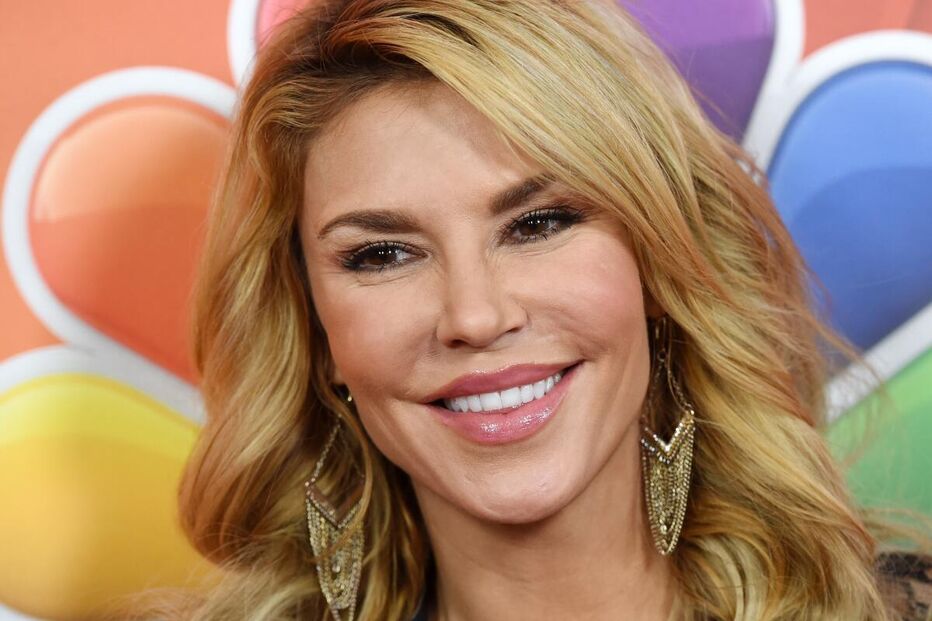 Brandi Glanville sofre queimaduras no rosto após tentar eliminar parasita com creme depilatório