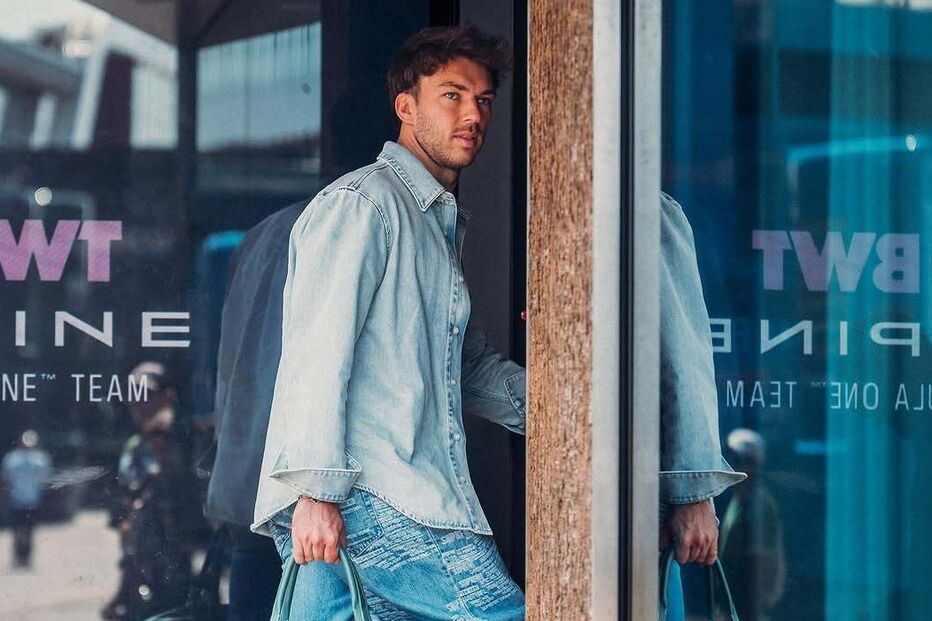 Pierre Gasly, piloto da Alpine, com novo visual após transplante capilar