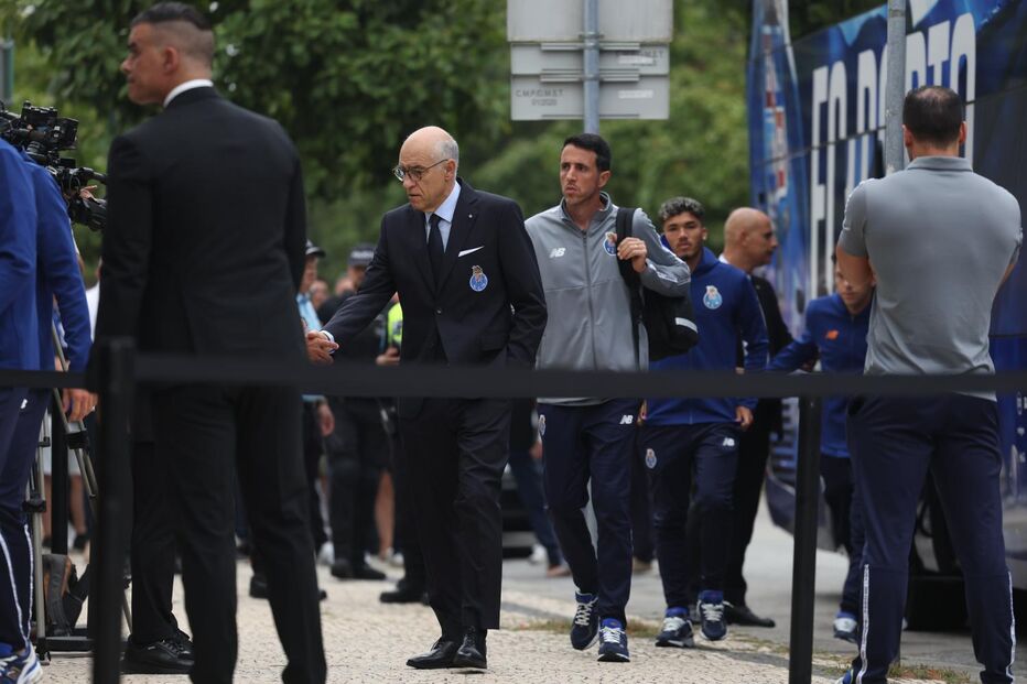 Futebol português despede-se de Jorge Costa num funeral marcado pela emoção