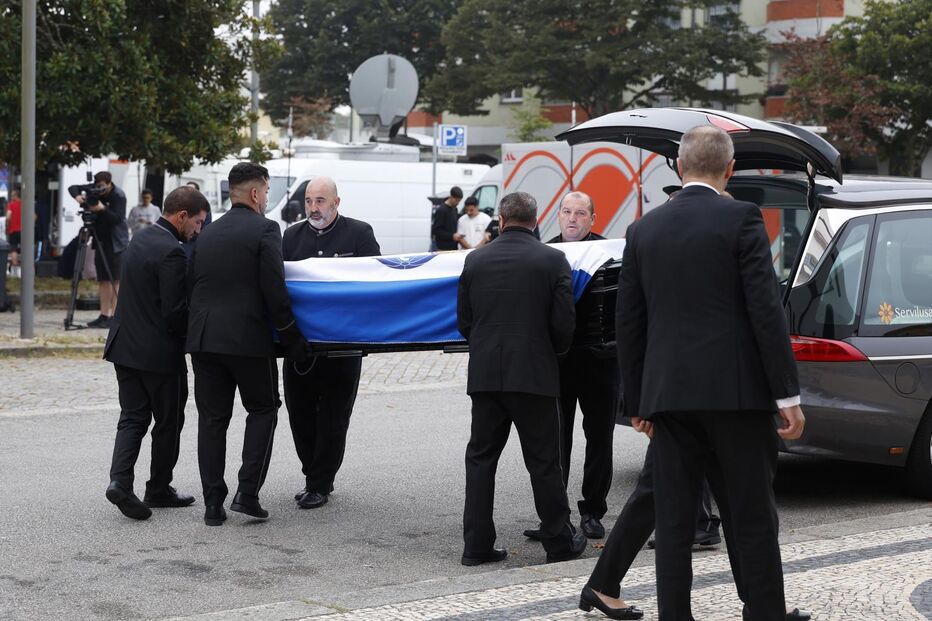 Futebol português despede-se de Jorge Costa num funeral marcado pela emoção