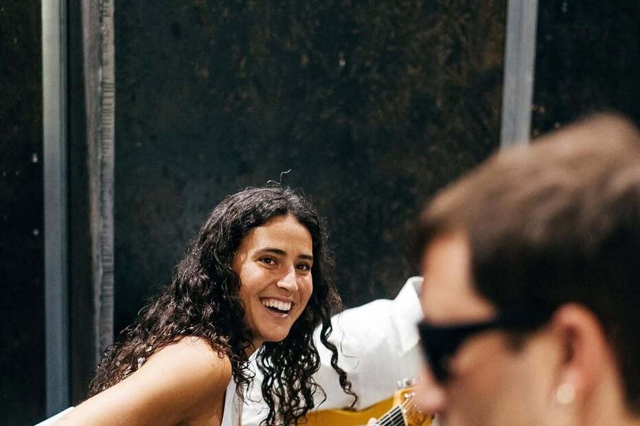 Rumores de romance entre Shawn Mendes e a cantora portuguesa MARO intensificam-se