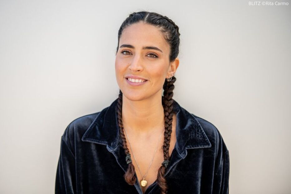 Rumores de romance entre Shawn Mendes e Maro, cantora portuguesa, aumentam após fotos cúmplices