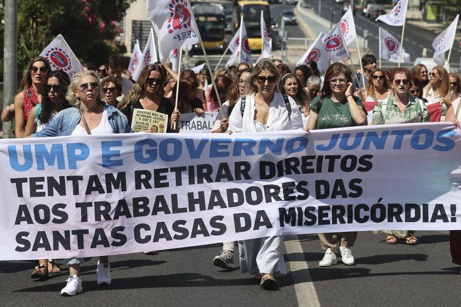 Trabalhadores das Misericórdias manifestaram-se hoje e vão repetir na próxima semana
