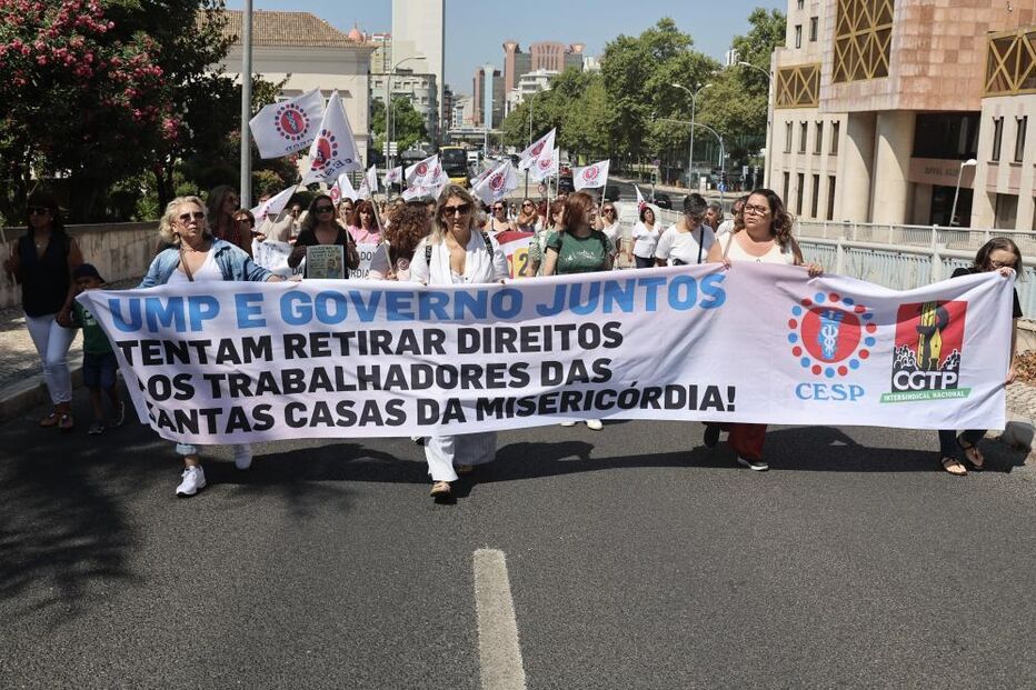 Trabalhadores das Misericórdias manifestaram-se hoje e vão repetir na próxima semana