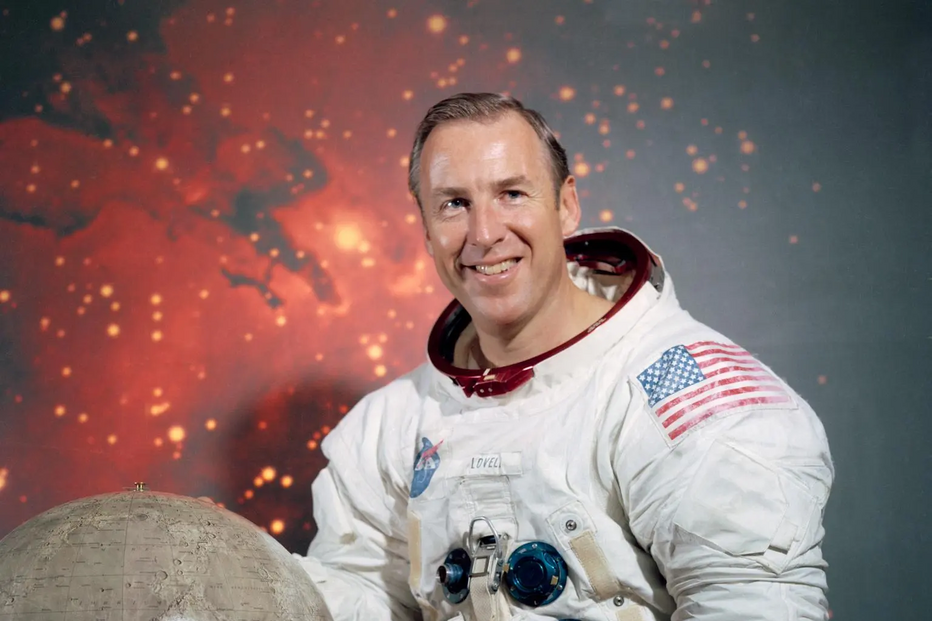 Jim Lovell, astronauta da Nasa e líder da missão Apollo 13, faleceu