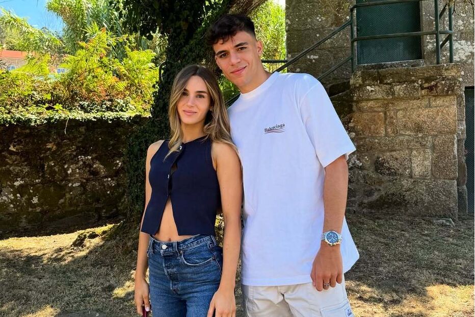 Gabri Veiga, novo jogador do FC Porto, com a noiva, Carla Leins, perto da sua terra natal