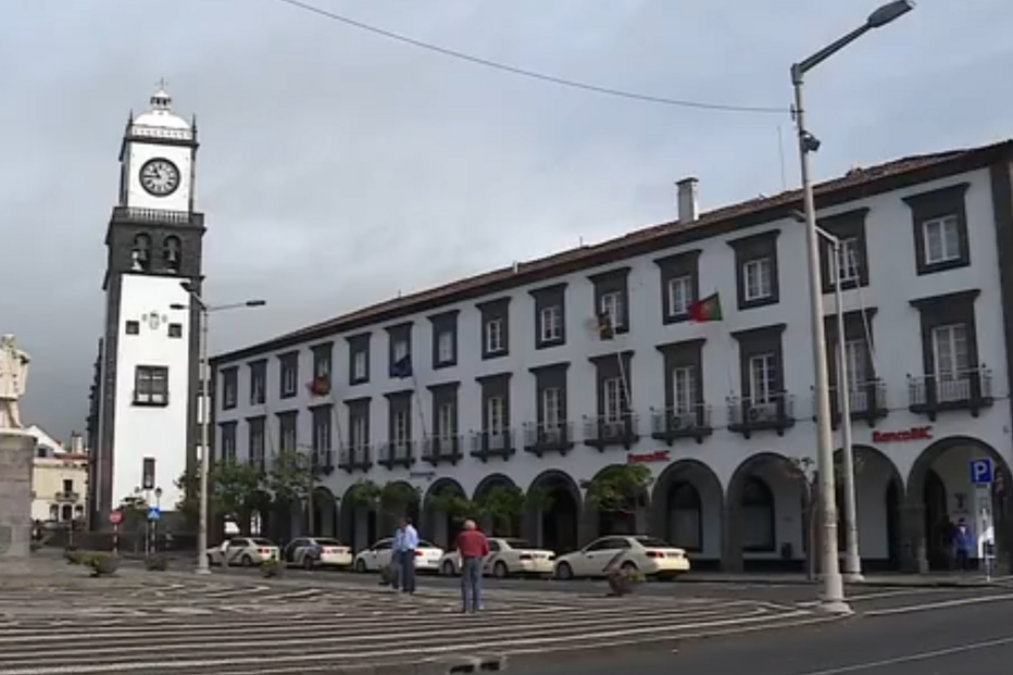 Supremo reduz pena de 25 para 8 anos a predadora sexual que abusou de menor durante meses nos Açores