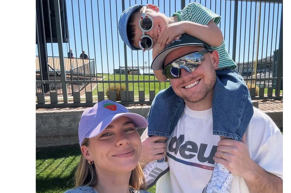 Influenciadora Emilie Kiser luta para proteger a memória do filho Trigg, falecido no Arizona