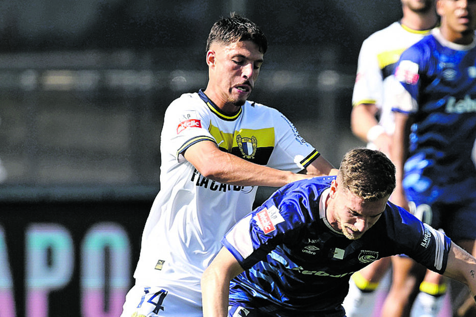Famalicão entra na prova a ganhar na receção ao Santa Clara
