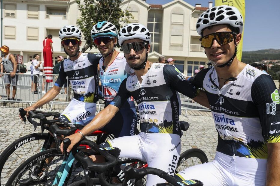'Rivais' na estrada, mas companheiros de treino