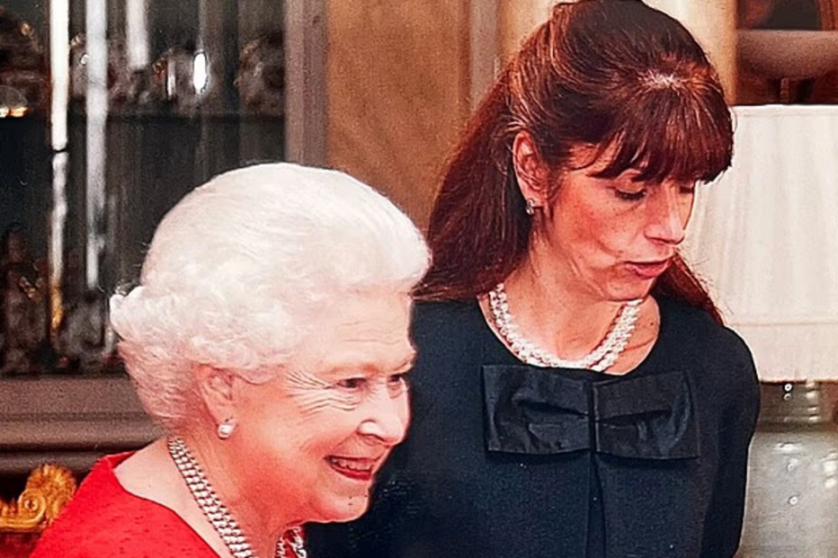 Ex-secretária critica Harry por se 