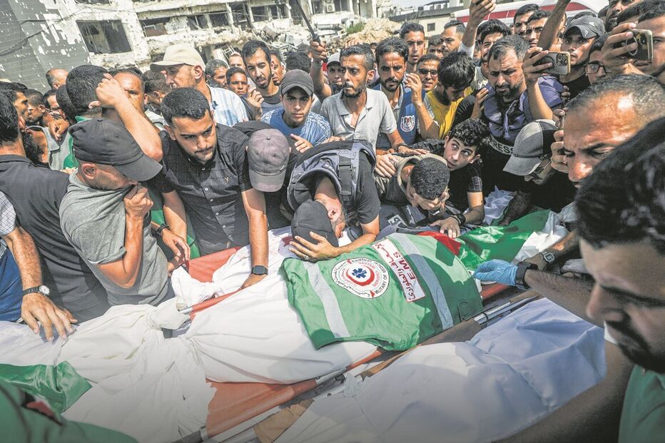 Emoção no funeral dos jornalistas 