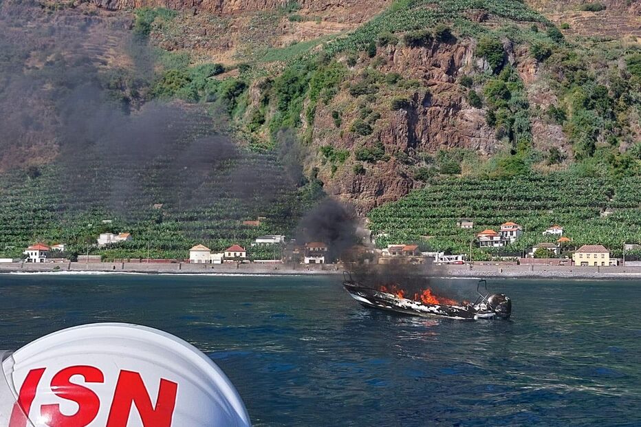 Resgate de família pela Autoridade Marítima Nacional