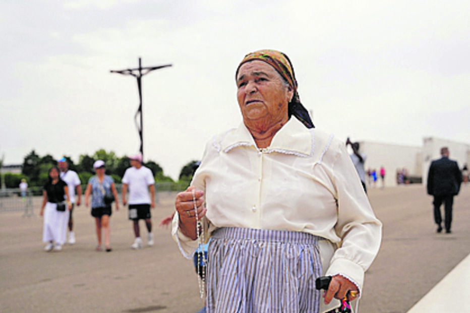 Calor sufocante não afastou os peregrinos do recinto de oração
