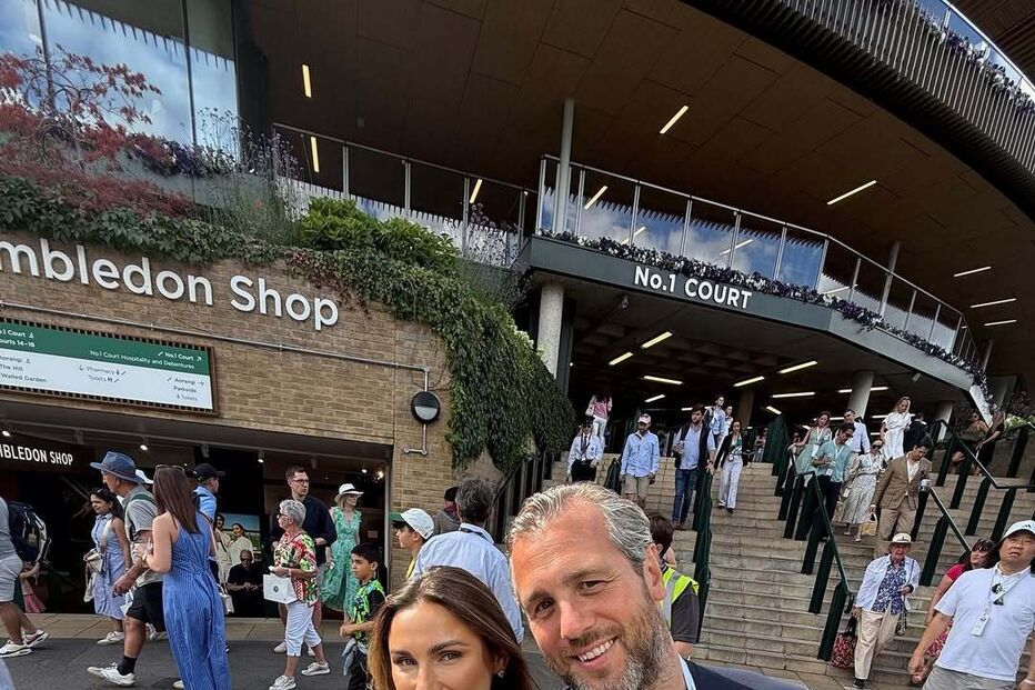 Samantha Faiers gera polémica ao não usar protetor solar nos filhos