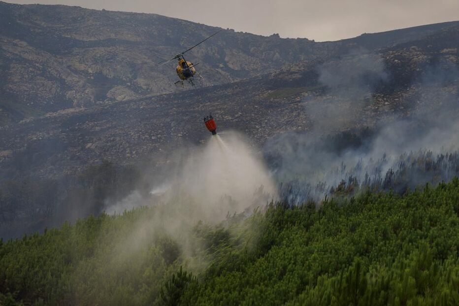 Helicóptero no combate a incêndio em Vila Real 
