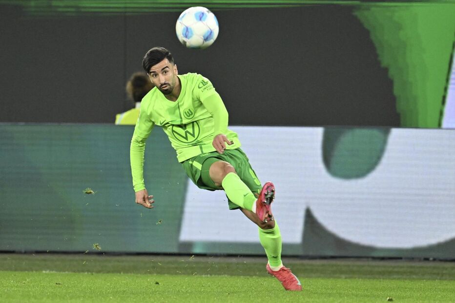 Benfica tenta contratar Mohamed Amoura do Wolfsburgo para a Liga dos Campeões