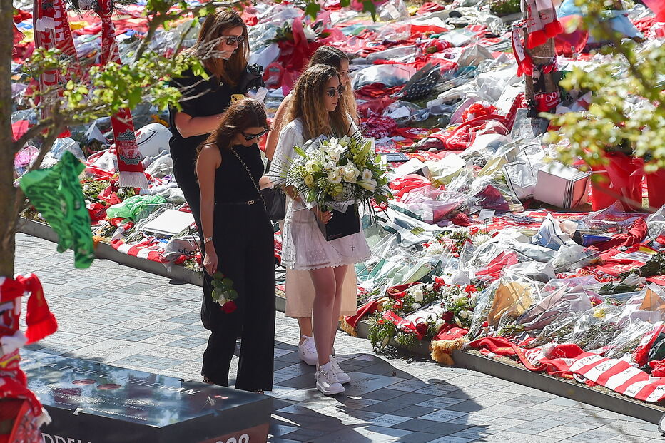 Homenagens a Diogo Jota em Liverpool; mensagem de Rute Cardoso