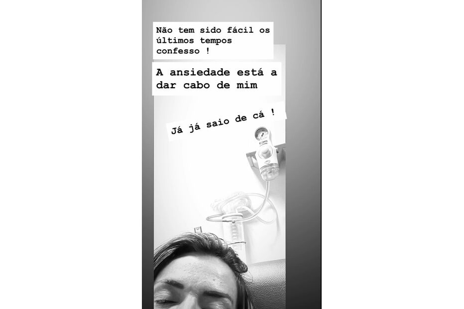 Cláudia Nayara enfrenta ansiedade e volta ao hospital