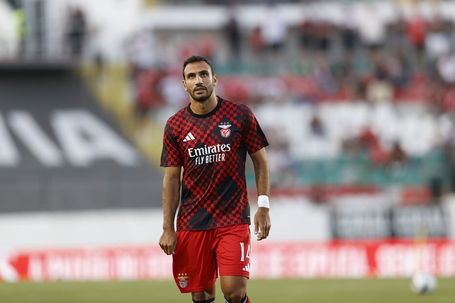 Benfica defronta E. Amadora 