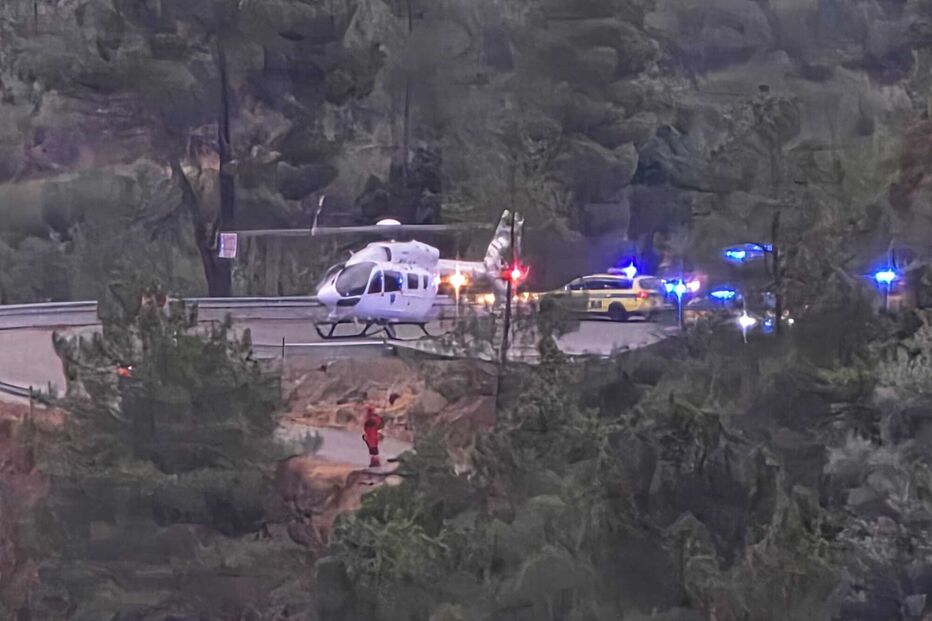 Capotamento de veículo de bombeiros na Covilhã. Operacionais mobilizados para o acidente