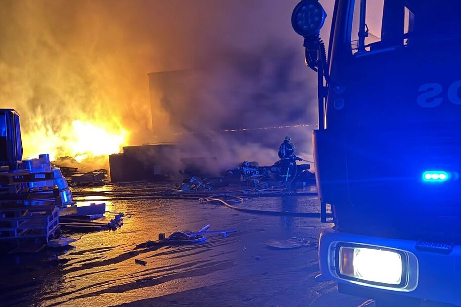 Incêndio em empresa de reciclagem