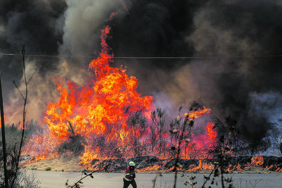 O incêndio de Piódão nasceu a 13 de agosto e cresceu como nunca visto. É o maior de sempre