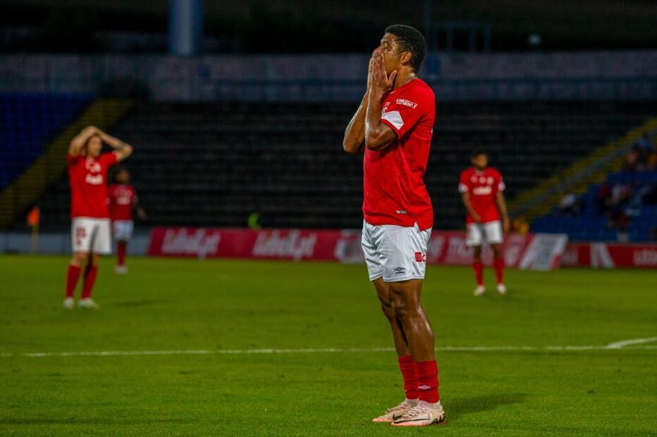 Santa Clara perde em casa com Shamrock Rovers na primeira mão do play-off