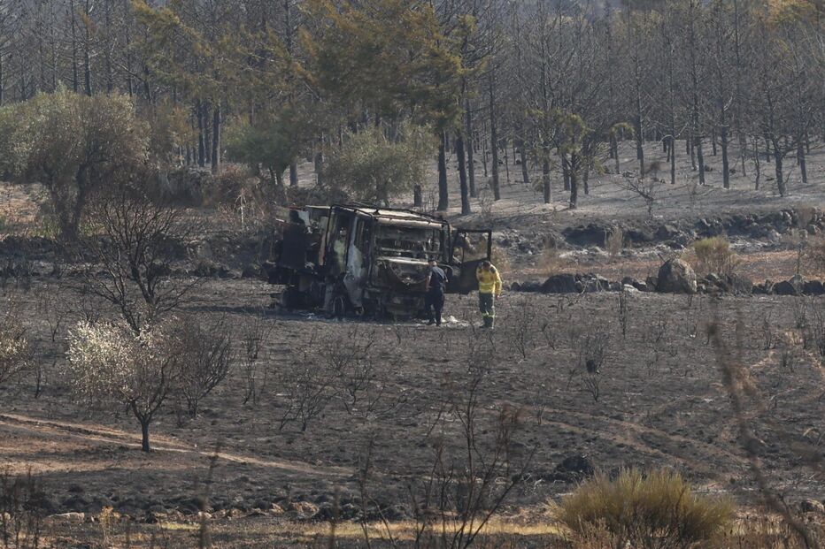 Autotanque consumido pelas chamas em Almeida