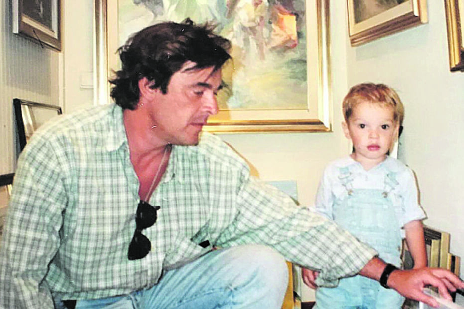 Miguel Sousa Tavares e Martim, hoje com 34 anos