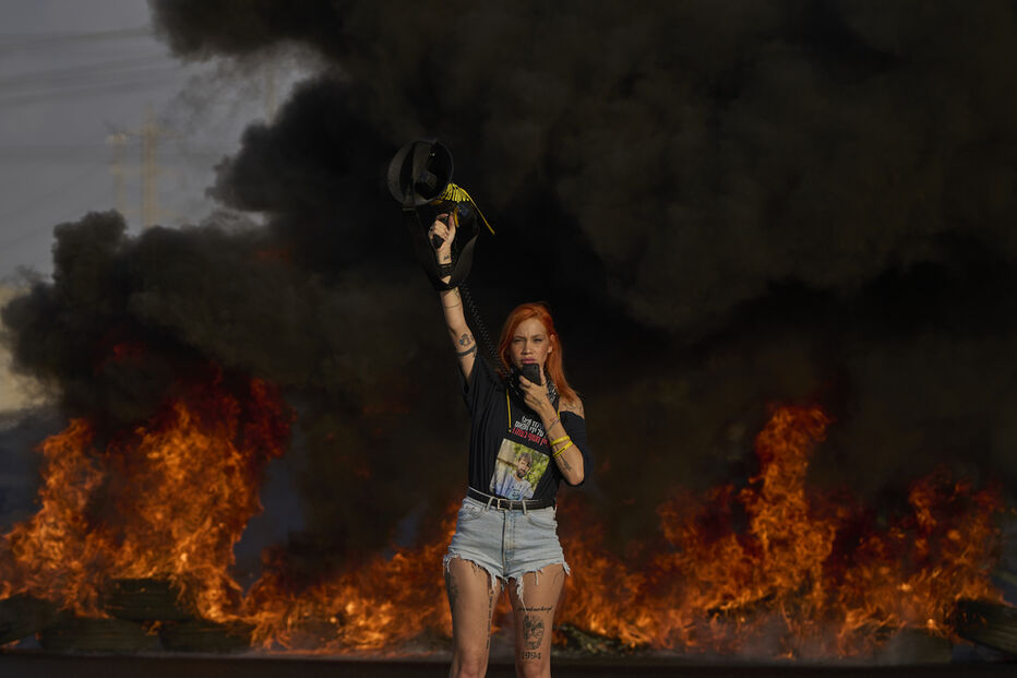 Manifestantes bloqueiam estradas em Israel para exigir acordo para Gaza