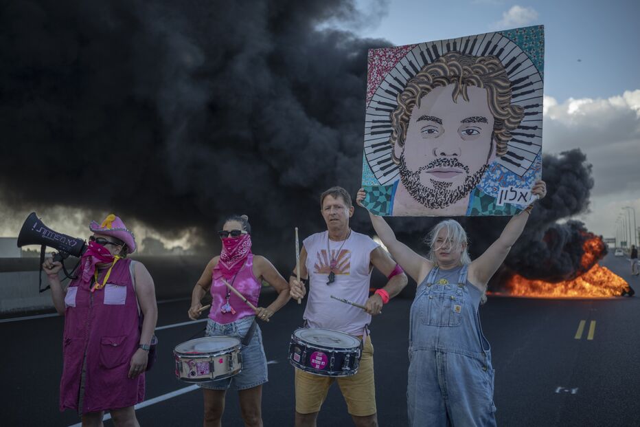 Manifestantes bloqueiam estradas em Israel por acordo de cessar-fogo em Gaza