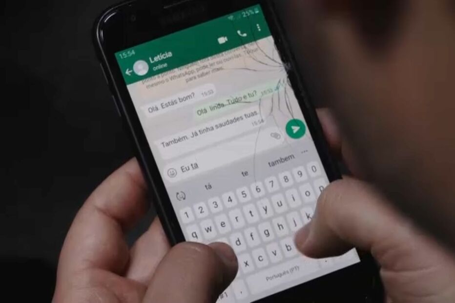 Troca de mensagens no WhatsApp revela saudades e conversas em curso