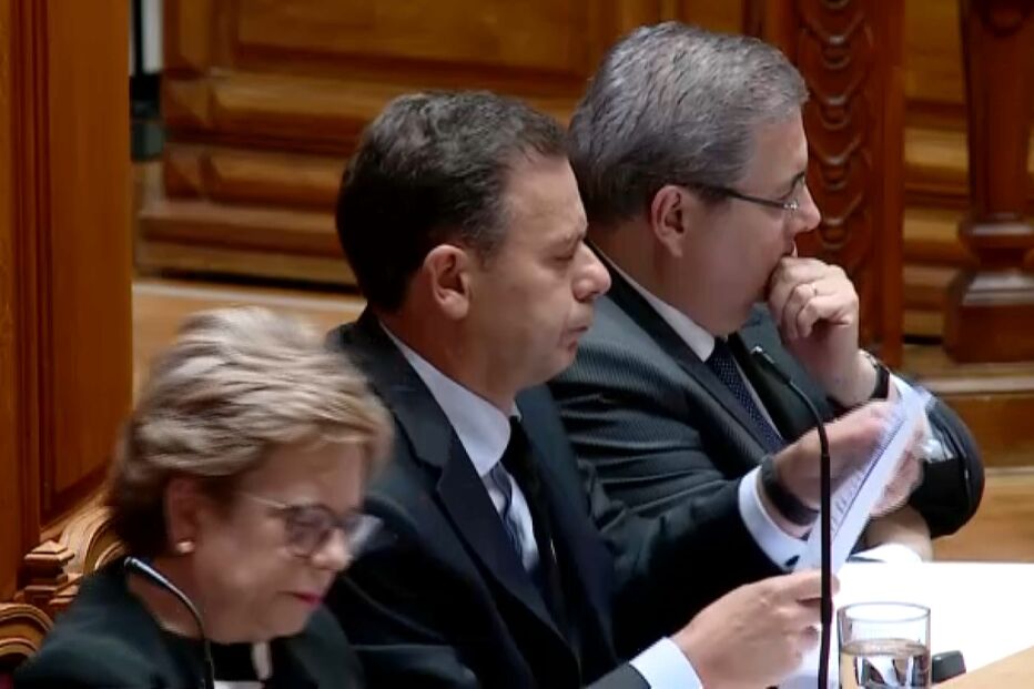 Governo e oposição em debate