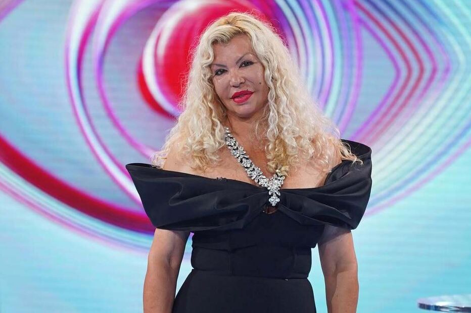 Hélder acusa Kina de manipulação e episódios esotéricos