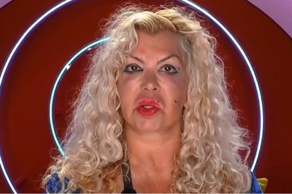 Enteado acusa Kina de manipulação e episódios esotéricos